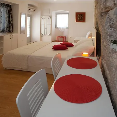 Cubicula Of Studio Apartment
